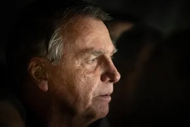 
			
				Bolsonaro diz que esquerda tem “obsessão para calar a voz” dele
			
			