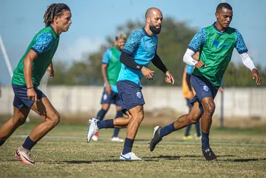 
			
				Após temporada com lesão, Álvaro garante estar bem e que vai dar o melhor de si no CSA
			
			
