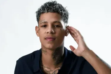 
			
				Após tentar matar a namorada, cantor de funk Boladin 211 é preso
			
			
