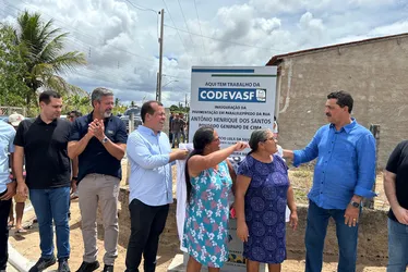 
			
				Arthur Lira entrega equipamentos agrícolas em Limoeiro de Anadia e Girau do Ponciano
			
			