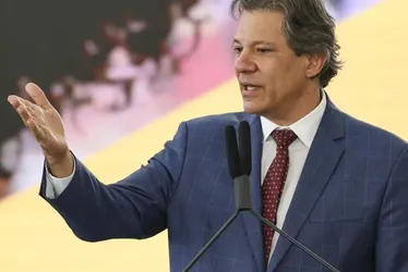 
			
				Avança PEC que prevê mandato no STF e esvazia o TSE
			
			