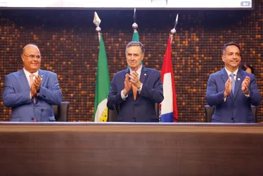 
			
				Barroso destaca papel de Tourinho na realização de concurso para cartórios em AL
			
			