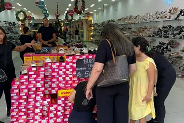 
			
				Black Friday lota o centro de Maceió com filas, promoções e muita correria
			
			