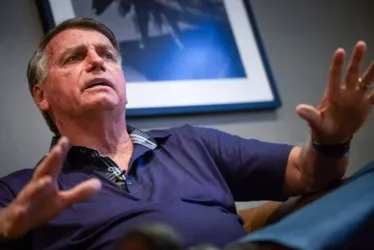 
			
				Bolsonaro: “Sou candidato até minha morte política ser para valer”
			
			