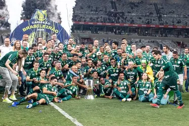 
			
				CBF inicia votação para prêmios do Brasileirão 2024; veja categorias
			
			