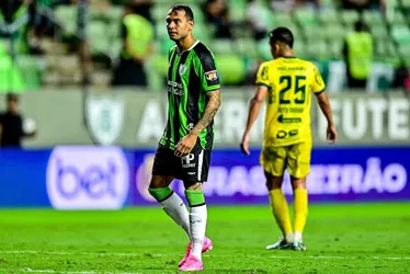 
			
				CRB confirma interesse no atacante Vinícius, do Goiás
			
			