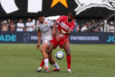 
			
				CRB estraga festa do título do Santos, vence e garante permanência na Série B: 2 a 0
			
			