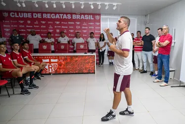 
			
				Umberto Louzer diz que CRB busca outros "cinco ou seis atletas" para 2025
			
			