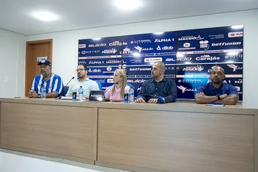 
			
				CSA marca dois amistosos e diretoria garante mais duas contratações
			
			