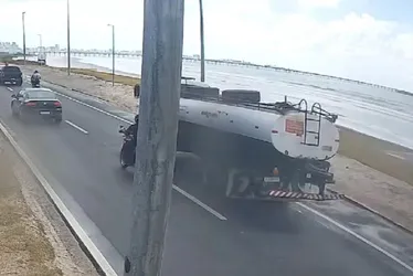 
			
				Caminhão-pipa que atropelou e matou mulher no Trapiche é identificado
			
			