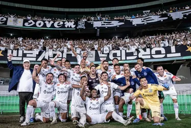 
			
				Campeão da Série B, Santos encerra jejum de oito anos sem título
			
			