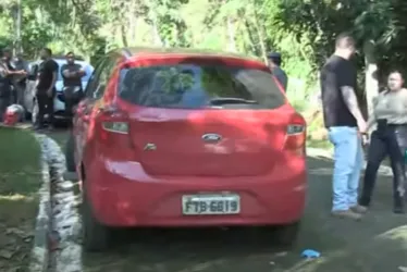 
			
				Casal de enfermeiros é encontrado morto dentro de carro
			
			