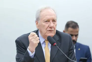 
			
				Contrato com Odebrecht complica ministro da CGU
			
			