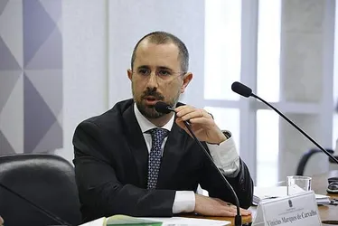 
			
				Contrato com Odebrecht complica ministro da CGU
			
			
