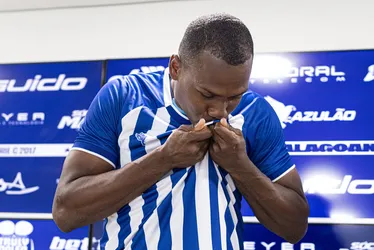 
			
				De volta ao futebol de AL, agora no CSA, Igor Bahia promete muita entrega e raça em campo
			
			