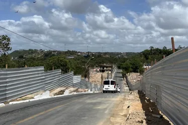 
				Defesa Civil libera via alternativa para fluxo de veículos no Pinheiro
			
			