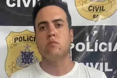 
			
				Delator do PCC: novo vídeo mostra carro de atiradores dando voltas no aeroporto
			
			