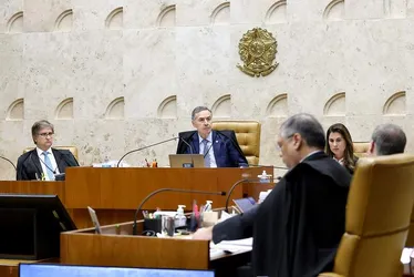 
			
				Deputado aconselha os brasileiros a protegerem seu dinheiro do governo
			
			