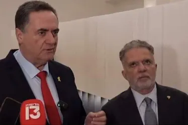 
			
				Derrotas de Lula no Congresso e pesquisas negativas abrem crise no governo
			
			