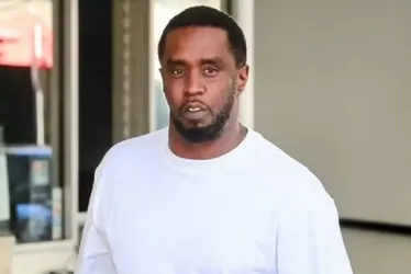
			
				Diddy é acusado de chantagear vítimas e tentar influenciar jurados
			
			