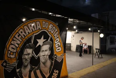 
			
				Em Maceió, torcidas de Bota e Galo torcem pela Libertadores a 4500km de Buenos Aires
			
			