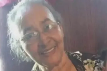 
			
				'Fezes e baratas': promotor acusa brasileira de matar mãe nos EUA
			
			