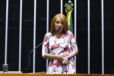 
			
				Flordelis perde concurso na cadeia e lamenta: 'Continuo referência'
			
			