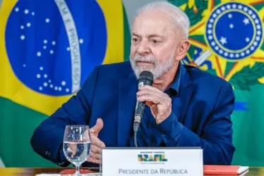 
				G20 encerra Cúpula com entrega de documento final a Lula
			
			
