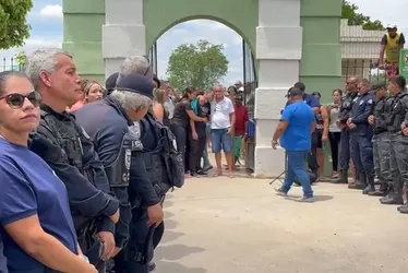 
			
				Guarda municipal e filho são sepultados sob homenagens em União dos Palmares
			
			