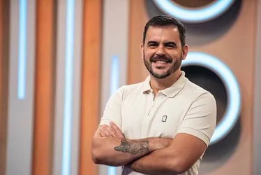 
			
				Henrique Pereira brilha no Craque da Voz; Leandro Chaves é o vencedor e leva contrato
			
			