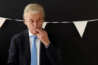 
			
				Holanda anuncia que vai fechar fronteira contra imigração
			
			