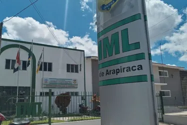 
			
				Homem morre em piscina de chácara durante encontro com mulheres no Pontal do Peba
			
			