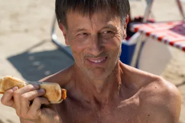 
			
				It's Florida, Man | Série é renovada para a 2ª temporada pela HBO, abrindo portas para comédias noturnas mais econômicas
			
			