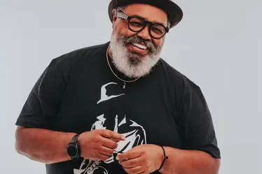 
			
				Jorge Aragão é internado e desmarca show no Rio
			
			