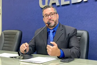 
			
				Leonardo Dias celebra aprovação na CCJ de PEC que proíbe aborto no Brasil
			
			