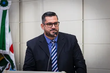 
			
				Leonardo representa o Brasil em evento internacional de defesa da Liberdade e da Família
			
			