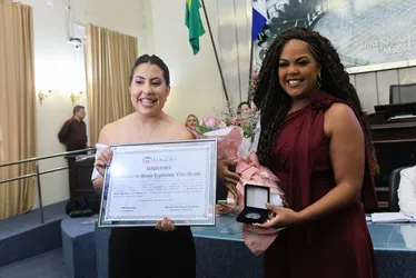 
			
				Luiza Trajano recebe Título de Cidadã Honorária de Alagoas
			
			