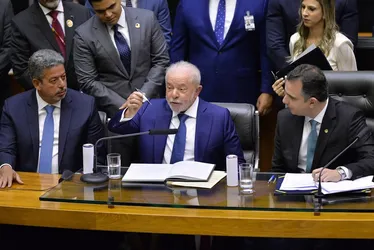 
			
				Lula diz que “converteu” Arthur Lira: “era inimigo, hoje é meu amigo”
			
			