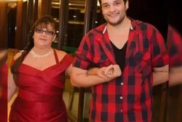 
			
				Mãe morta por filho DJ daria festa no dia do homicídio, dizem vizinhos
			
			