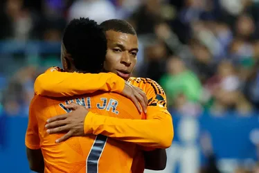 
			
				Mbappé volta a marcar, Real Madrid vence e se aproxima da liderança em LA LIGA
			
			