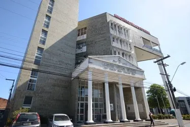 
			
				MPE recomenda que prefeituras exonerem contratados e convoquem aprovados em concursos
			
			