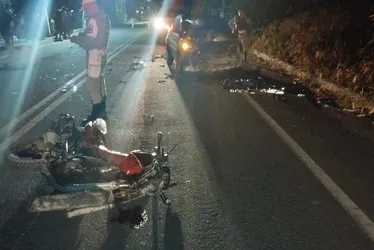 
			
				Motociclista morre após invadir contramão e colidir com carro na AL-101 Norte
			
			