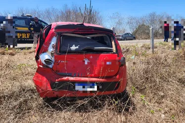 
			
				Motorista de caminhão colide em carro e causa engavetamento em Poço das Trincheiras
			
			