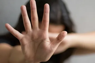 
			
				Homem é preso por descumprir medida protetiva e ameaçar ex-esposa com revólver
			
			