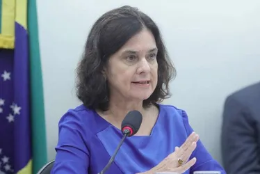 
			
				No auge da dengue, ‘Ministério da Doença’ cortou bilhões da vigilância epidemiológica
			
			