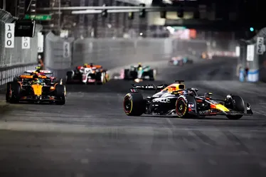 
			
				Norris rebate Verstappen sobre título com McLaren: ‘Nunca reverteram tal desvantagem’
			
			