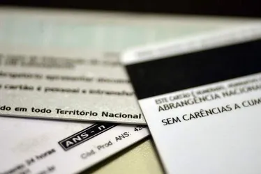 
			
				Operadoras cancelam planos de saúde unilateralmente, ANS silencia e CPI avança
			
			