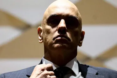 
			
				Oposição acha insustentável Moraes permanecer no STF
			
			