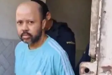 
			
				Pai de serial killer, policial militar da reserva é indiciado por porte ilegal de arma
			
			