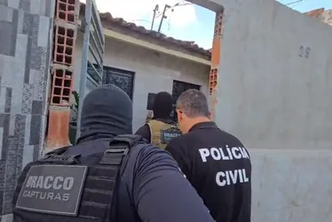 
			
				Perfil falso: jovem se passa por adolescente para extorquir menores e divulgar pornografia
			
			